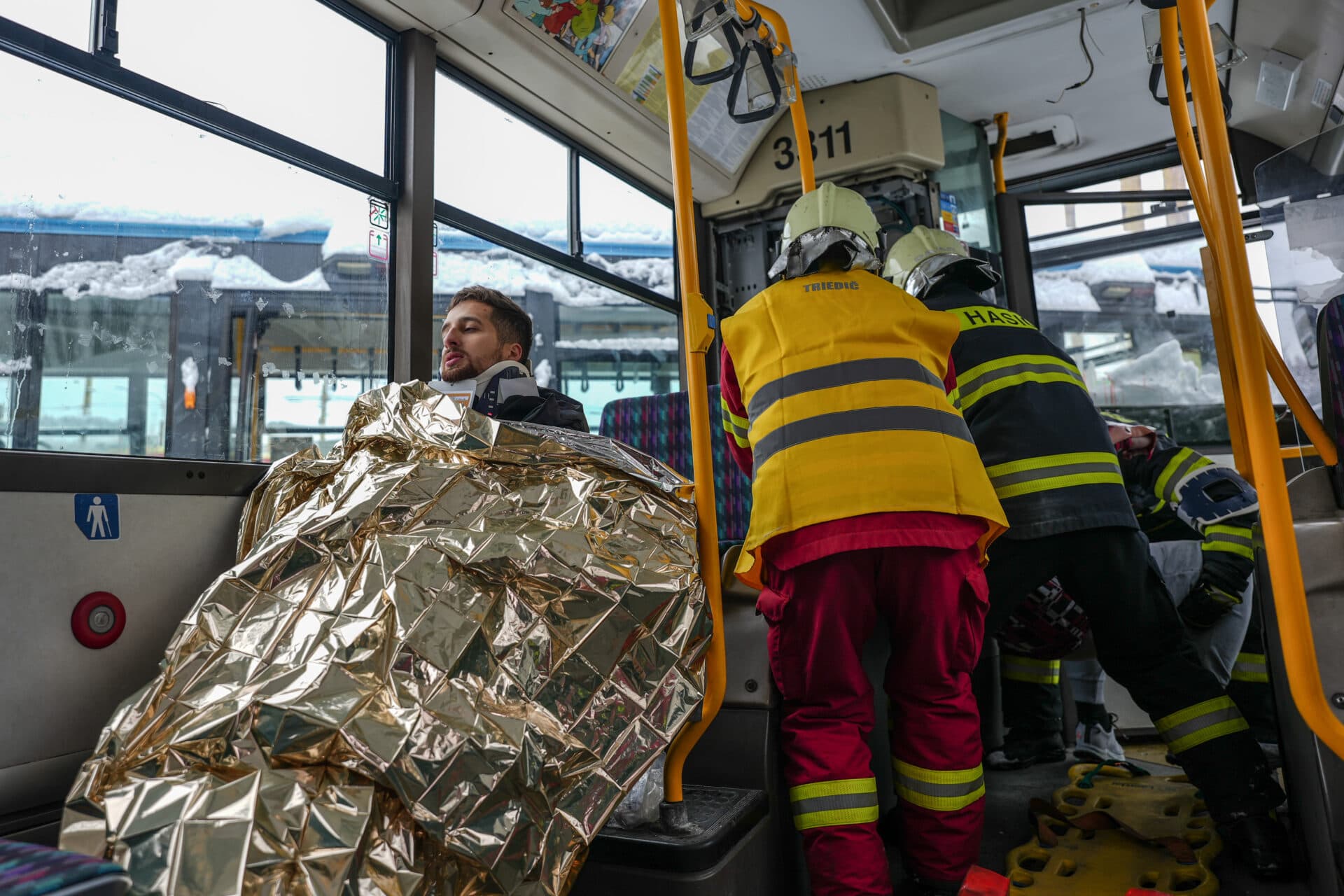 Na križovatke Prešovská – Rampová sa zrazili dva autobusy, hlásili štyroch mŕtvych (FOTO)
