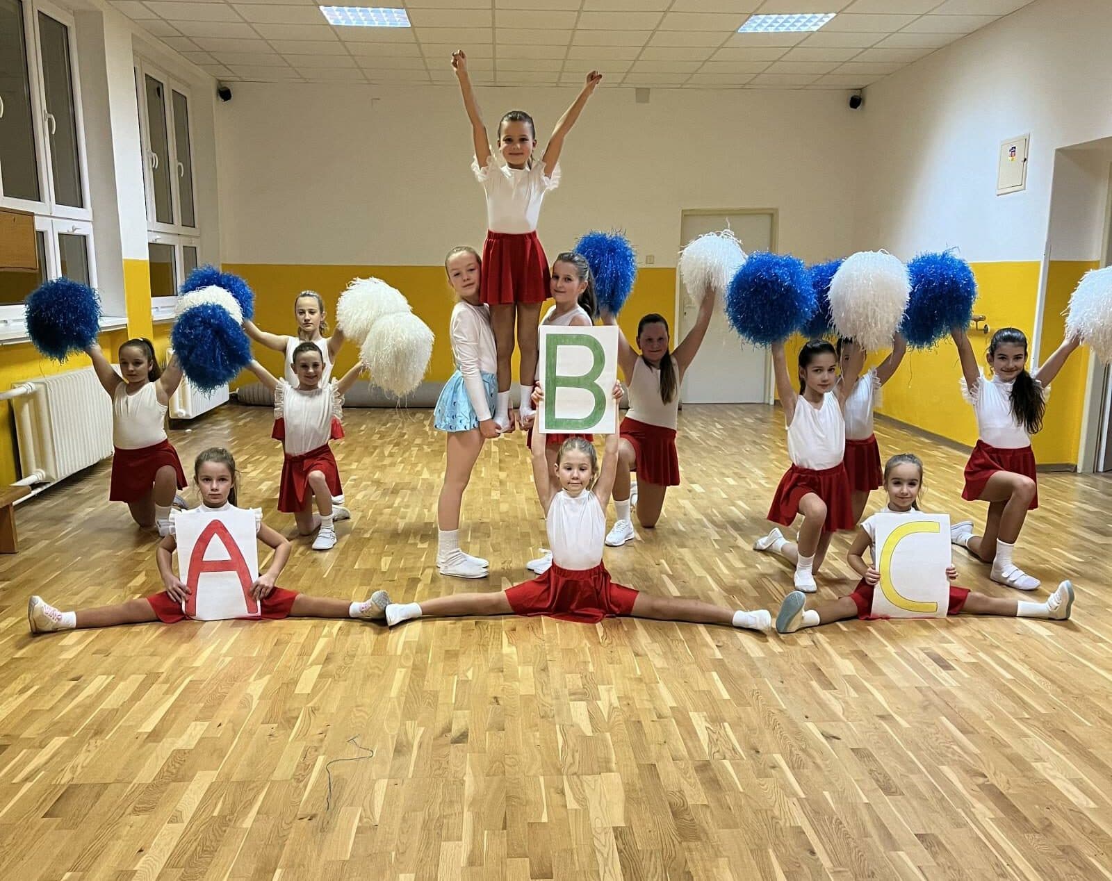 Mladé cheerleaderky z Prešova zbierajú prvé úspechy vďaka svojmu talentu a odhodlaniu