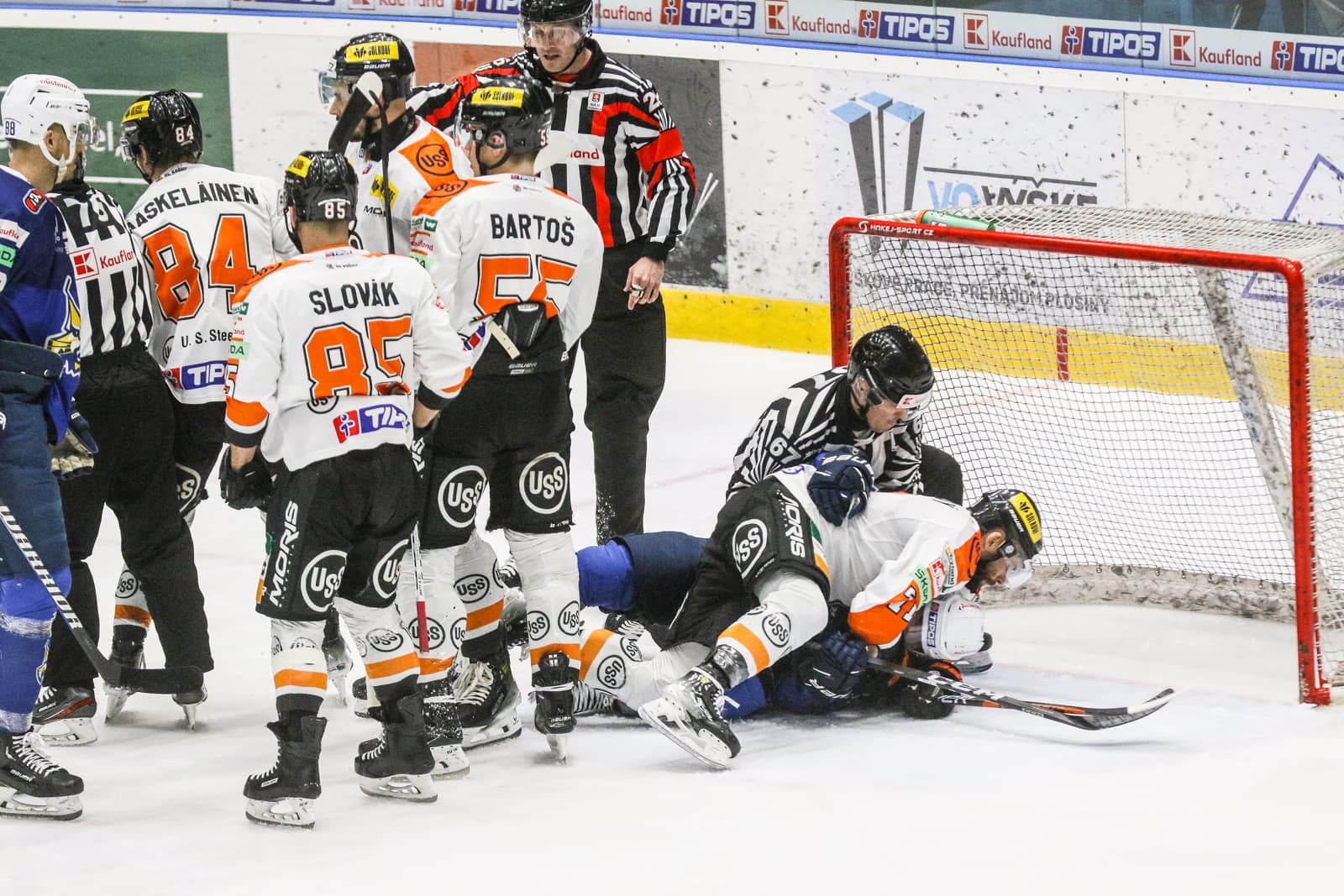 Oceliari nevkročili do play-off správnou nohou. Prvý bod v sérii nezískali (FOTO)