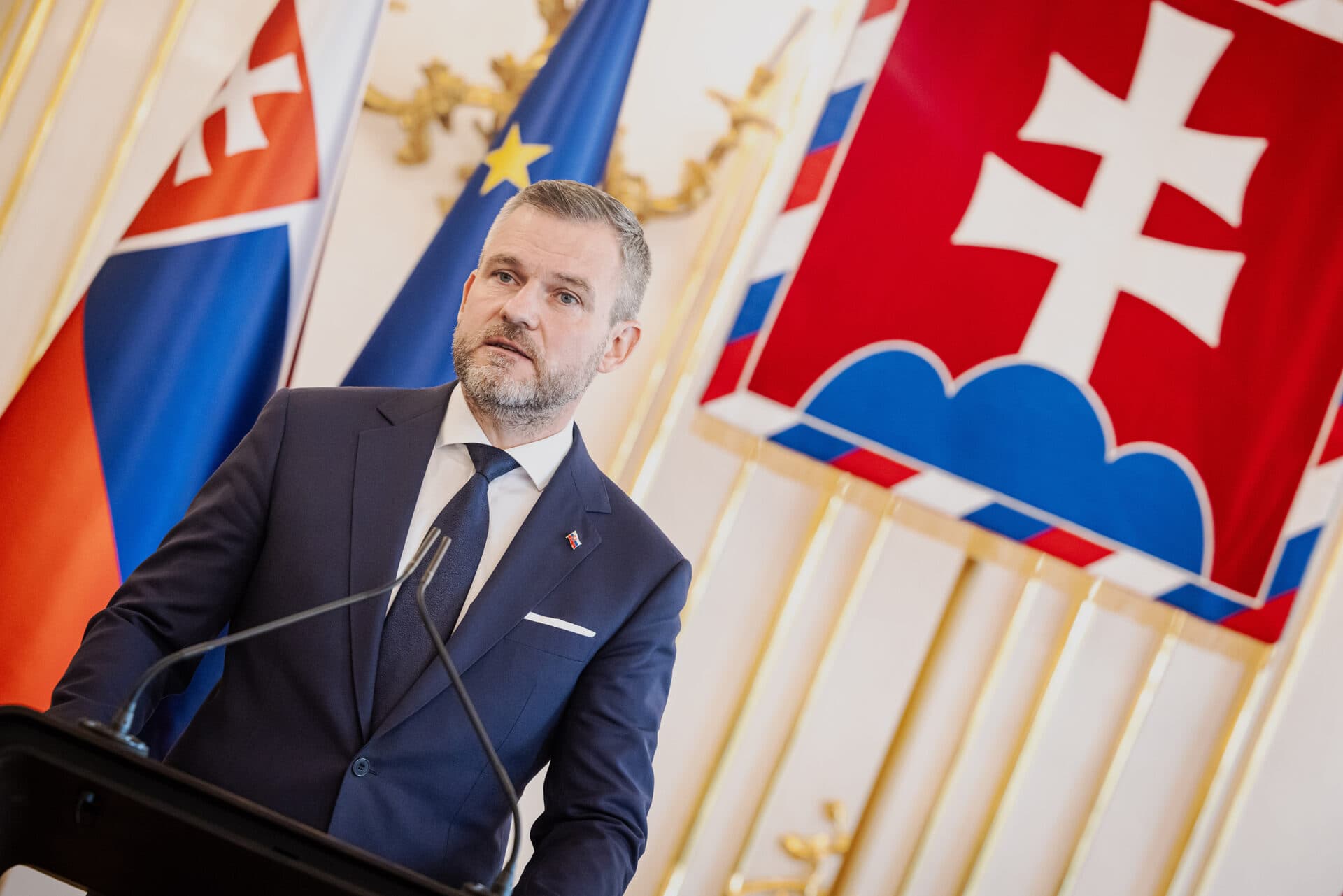 Novozvolený prezident prežíva obrovský SMÚTOK: Pellegrinimu zomrel otec