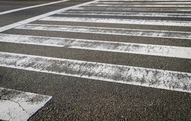 Muž zrazil tri chodkyne na priechode, alkohol v krvi nemal