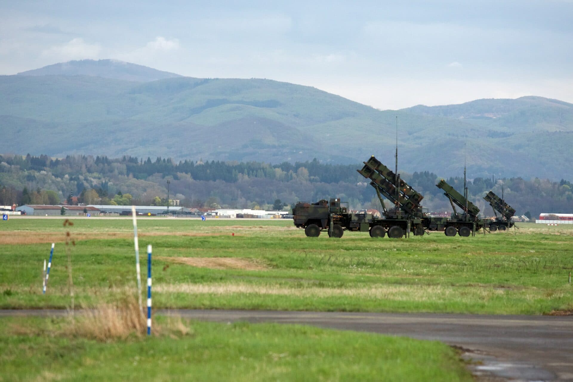 Slovensko nepozvali na rokovania o vytvorení „dronového múru“