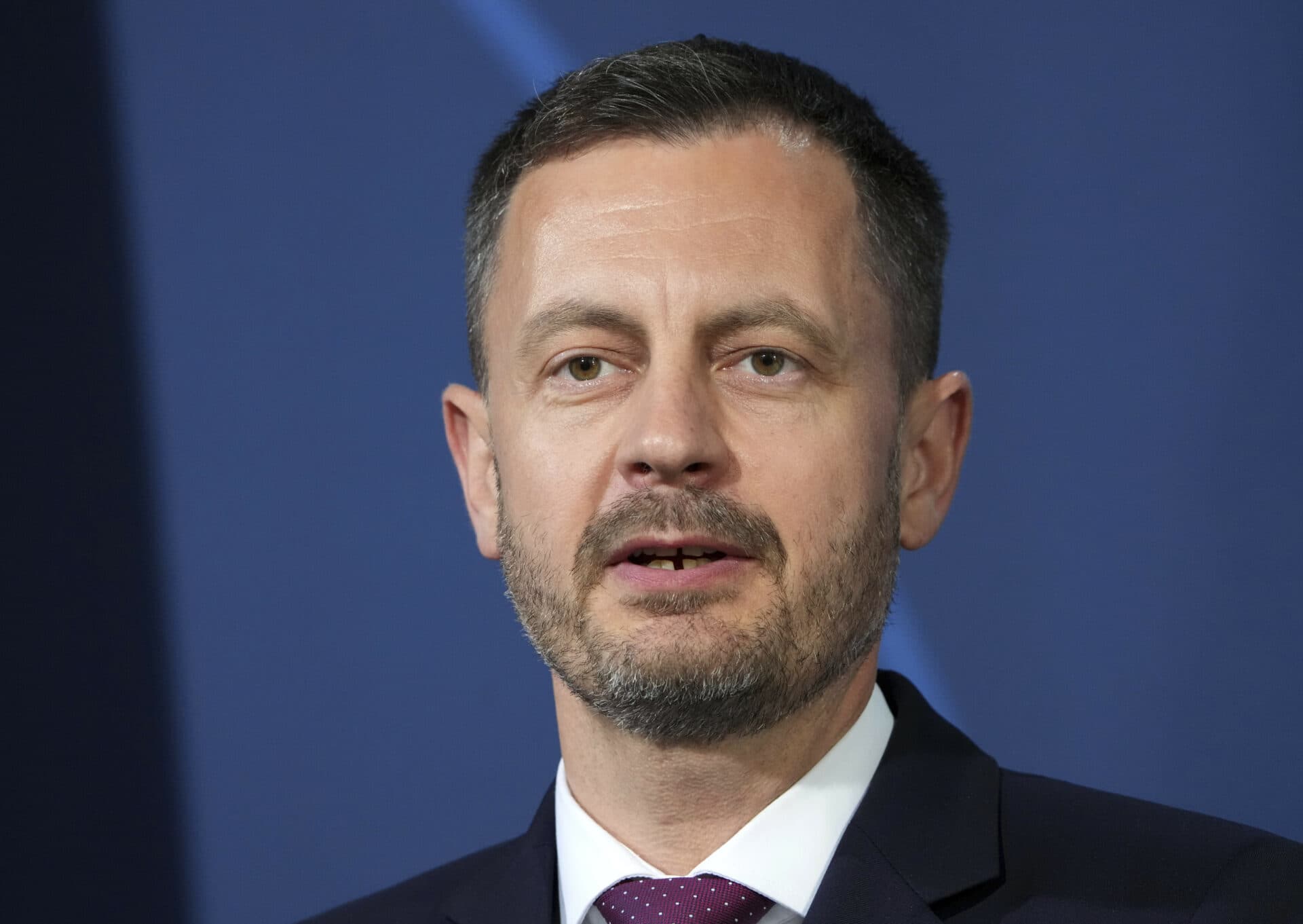V byte Eduarda Hegera bola nahlásená bomba