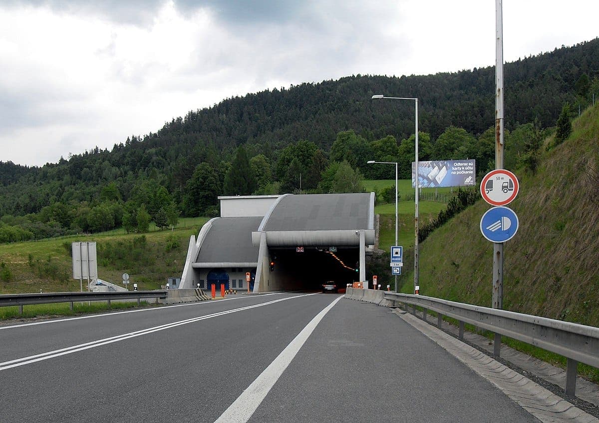 VODIČI POZOR, počas víkendu cez tunel Branisko NEPREJDETE