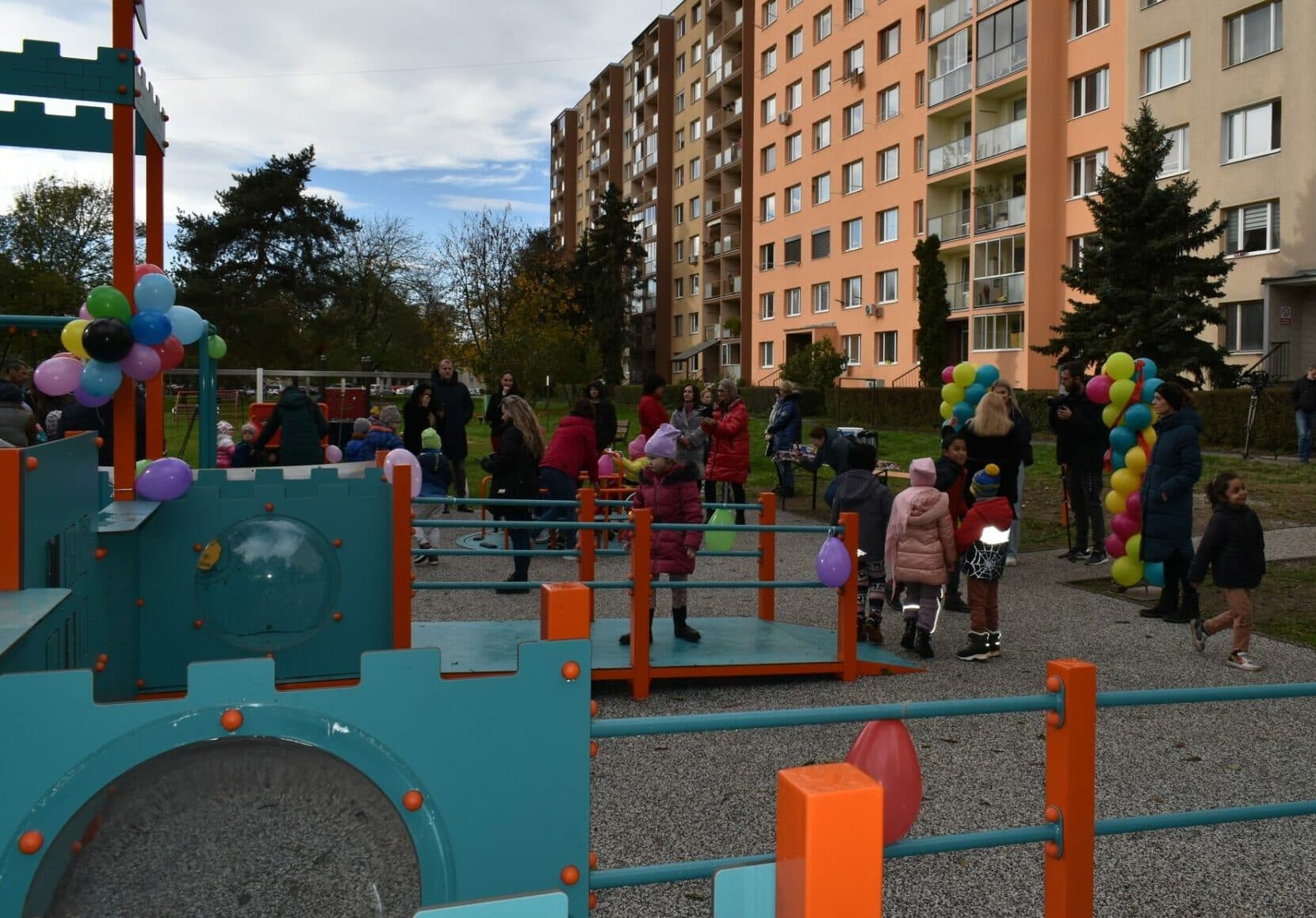 Nad jazerom pribudli NOVÉ oddychové zóny. Fit park a detské ihrisko nájdete na týchto miestach (FOTO)