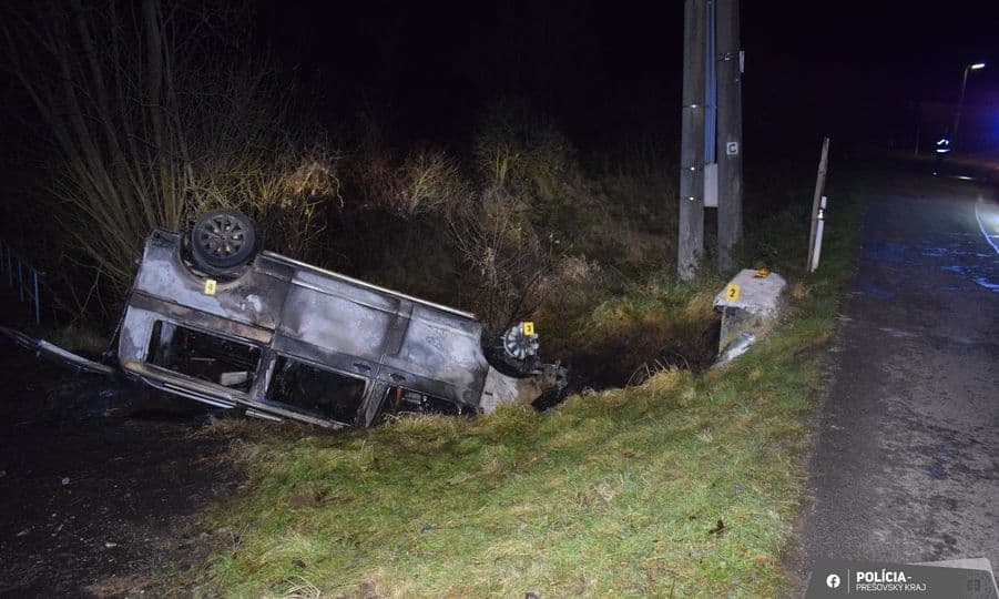 S autom skončil na streche, vodič nafúkal slušné číslo (FOTO)