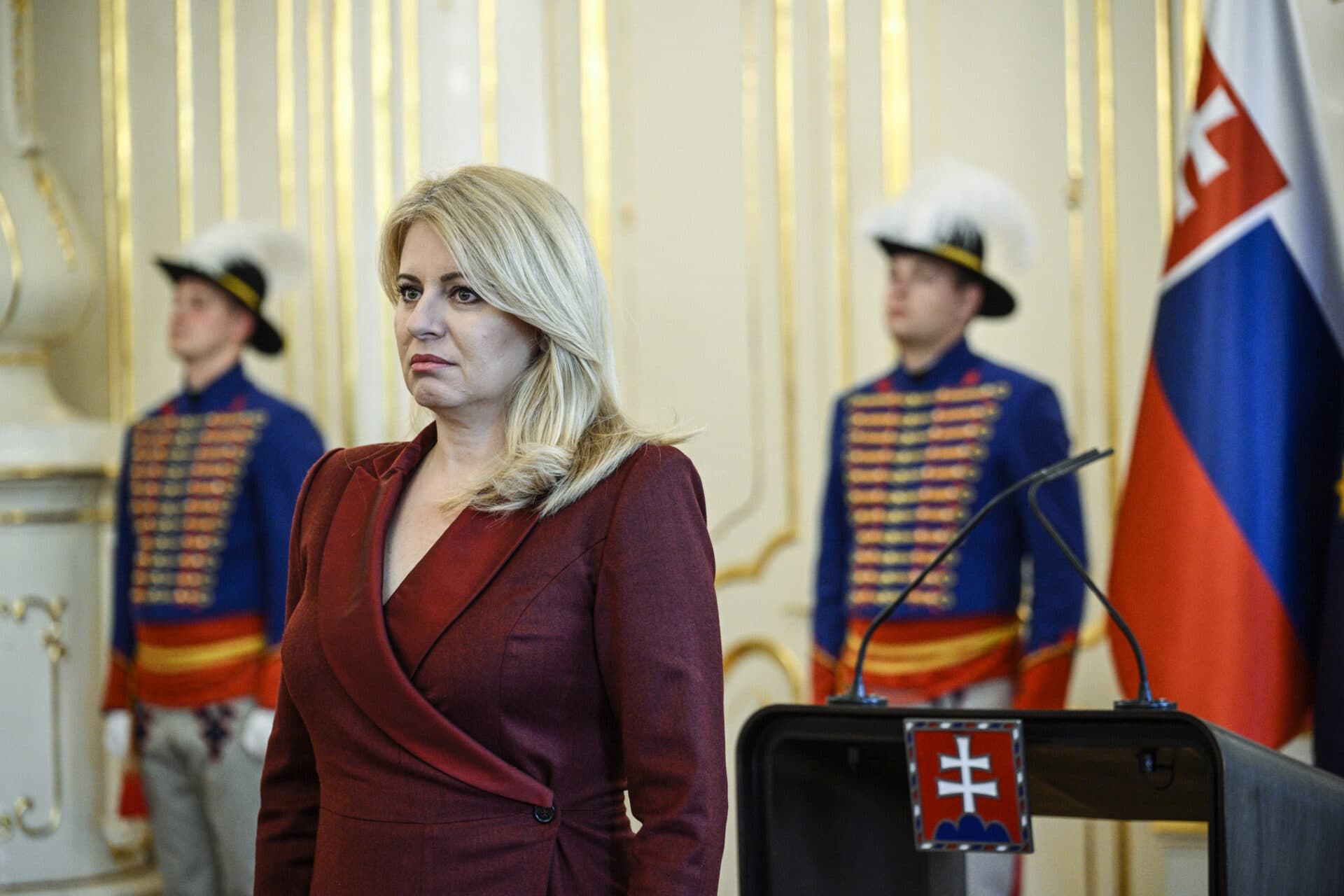 Penzisti si na Vianoce prilepšia. Prezidentka podpísala novelu zákona