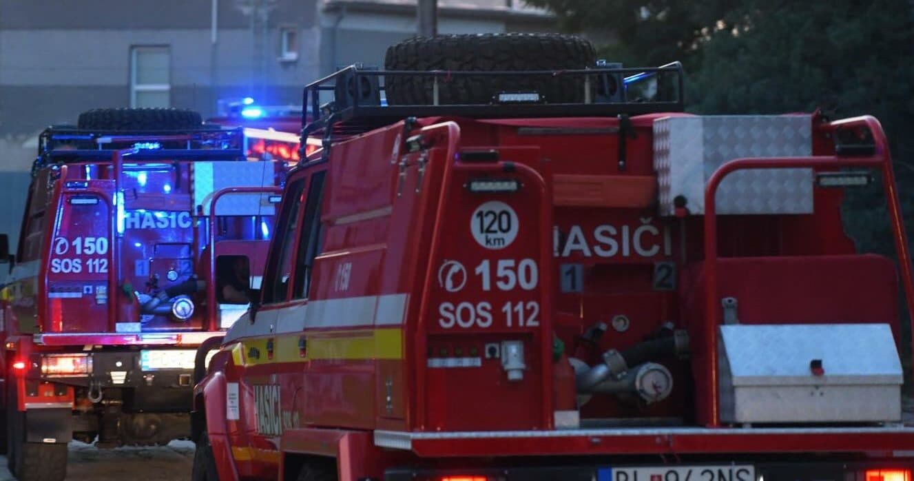 Polícia začala v prípade požiaru skladu v Chminianskej Novej Vsi trestné stíhanie