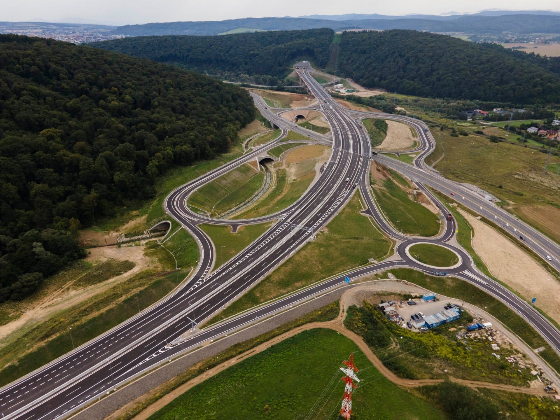 Vláda schválila miliardové investície do dopravy: Čo nás čaká?
