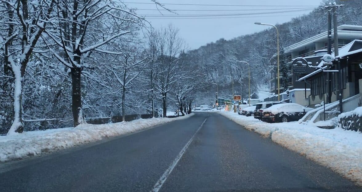 Väčšina ciest na Slovensku je zjazdná. Uzavretých je iba niekoľko úsekov