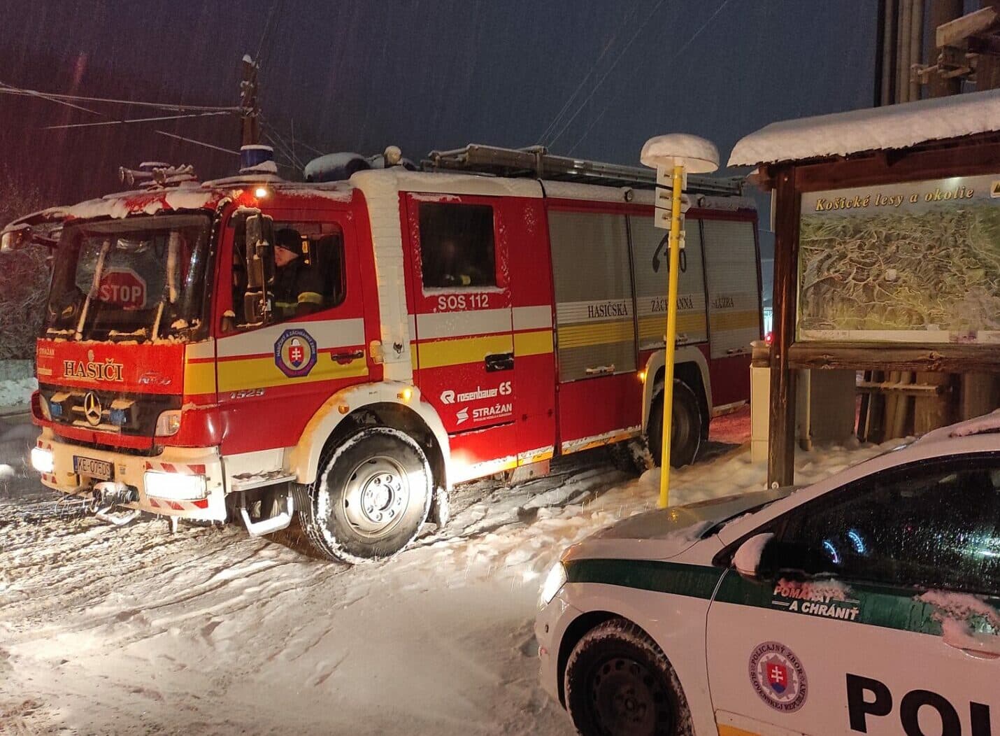 Stromy obmedzili na východnom Slovensku dopravu