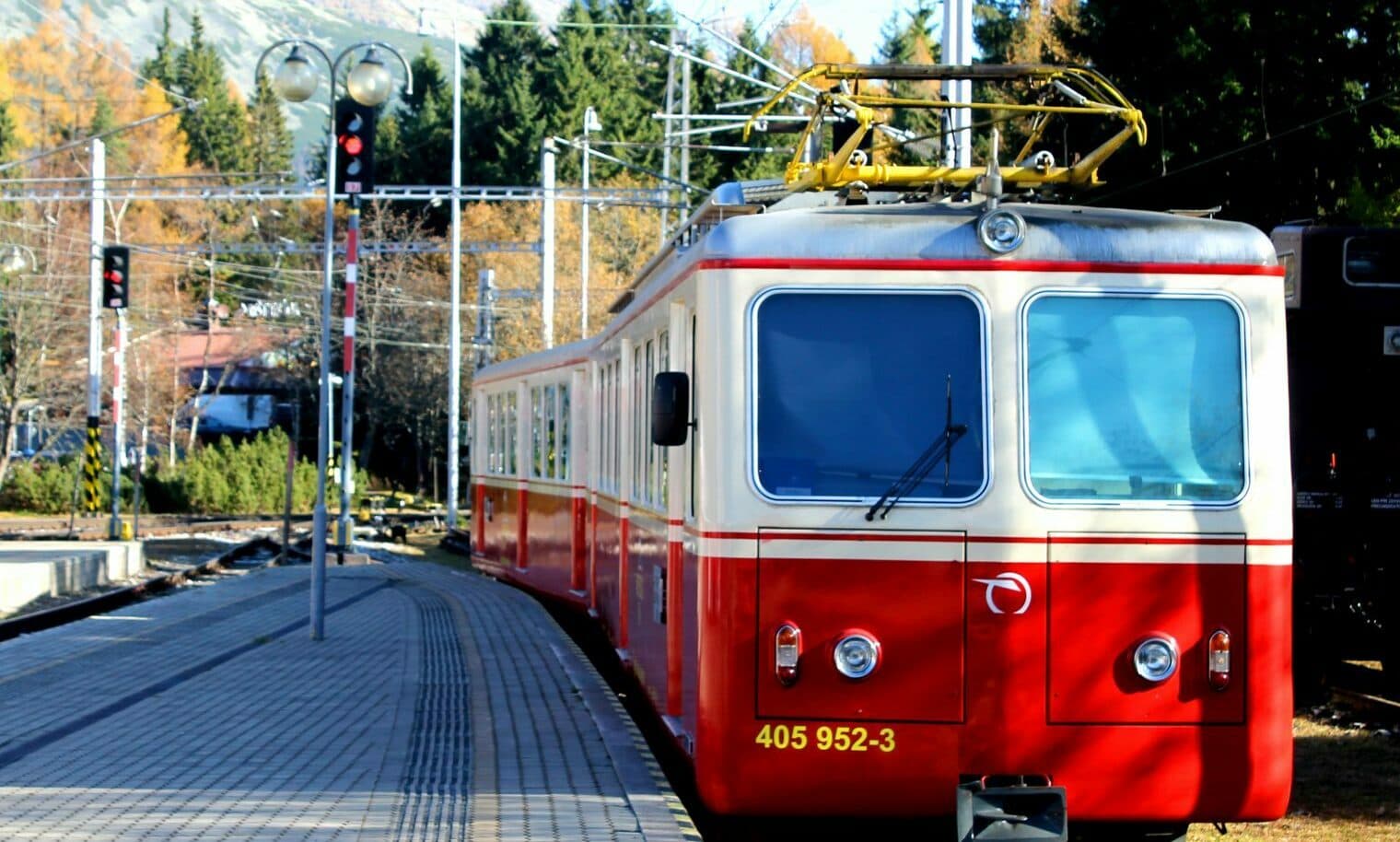 Premávka bola na tatranských tratiach pre počasie PRERUŠENÁ