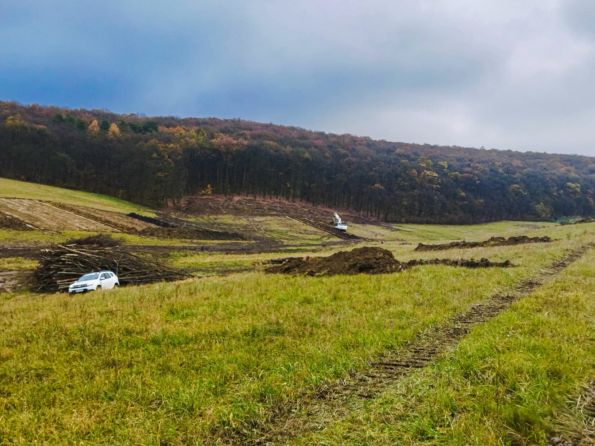 Stavba ďalšej časti prešovského obchvatu napreduje. Pripravuje sa prístupová cesta k tunelu
