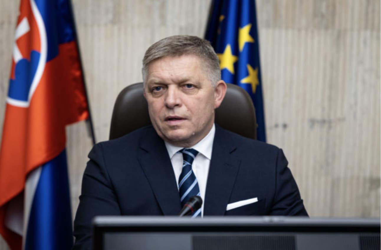 Podľa SNS mal Fico zabrániť finančnej pomoci Ukrajine