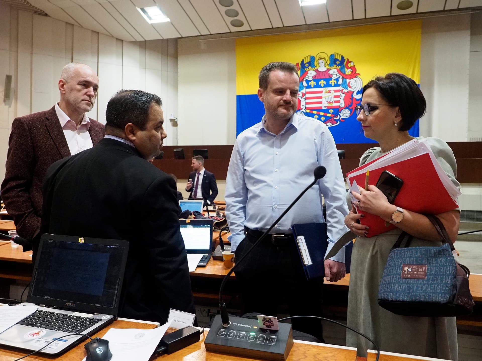 Košickí poslanci našli KOMPROMIS, schválili ZVÝŠENIE DANÍ a poplatkov za odpad