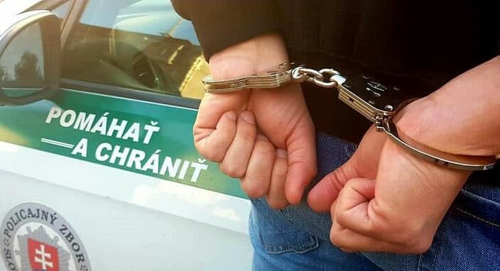 RODINNÁ DRÁMA v Poprade: Muž sa manželke vyhrážal PODREZANÍM