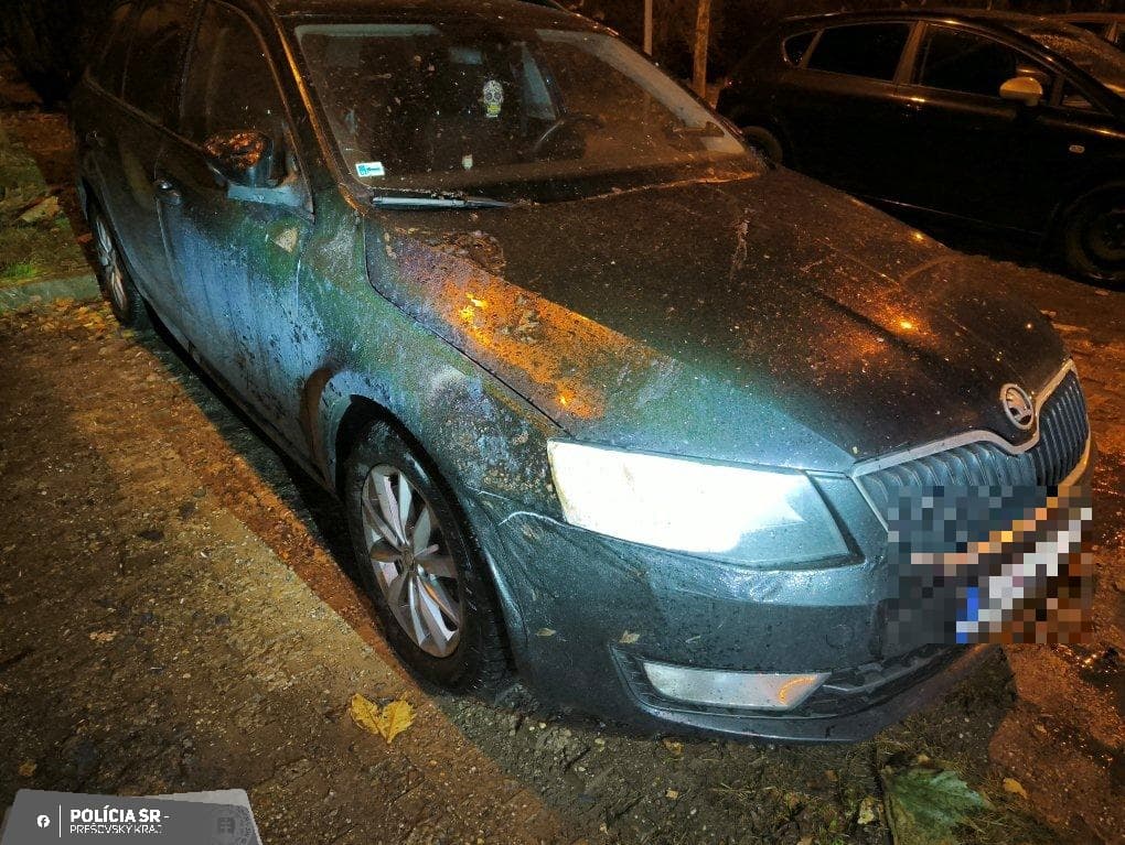 Podpálil kontajnery, požiar zasiahol aj stojace auto