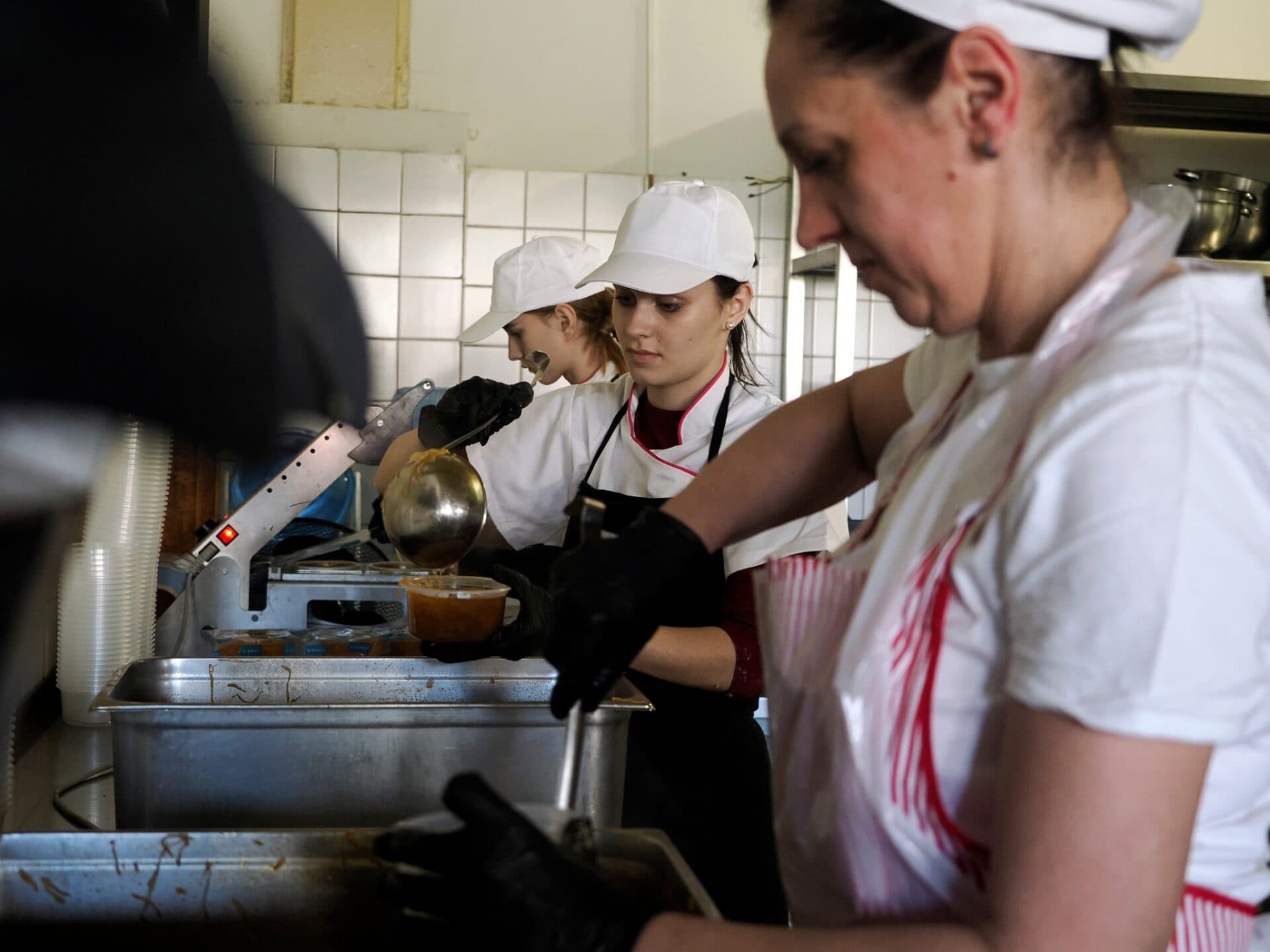2-eurový príspevok na OBEDY pre seniorov platí naďalej. Mesto objasňuje nezrovnalosti