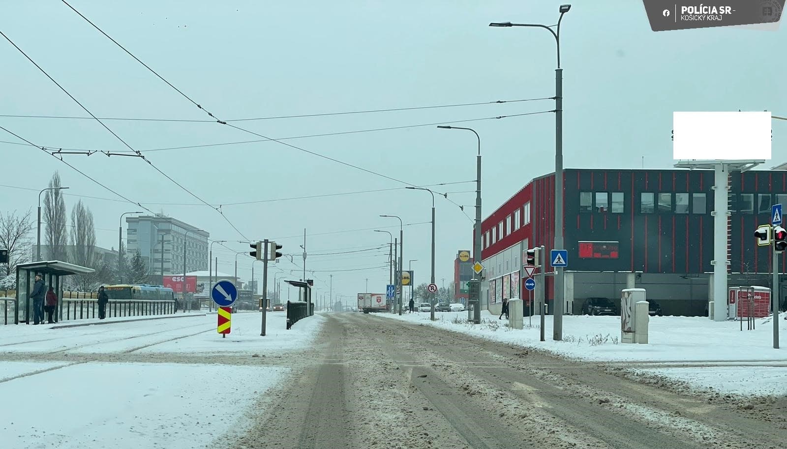 Cesty v okresoch Košického kraja sú ZJAZDNÉ, polícia však eviduje viacero NEHÔD a ŠKODOVÝCH UDALOSTÍ