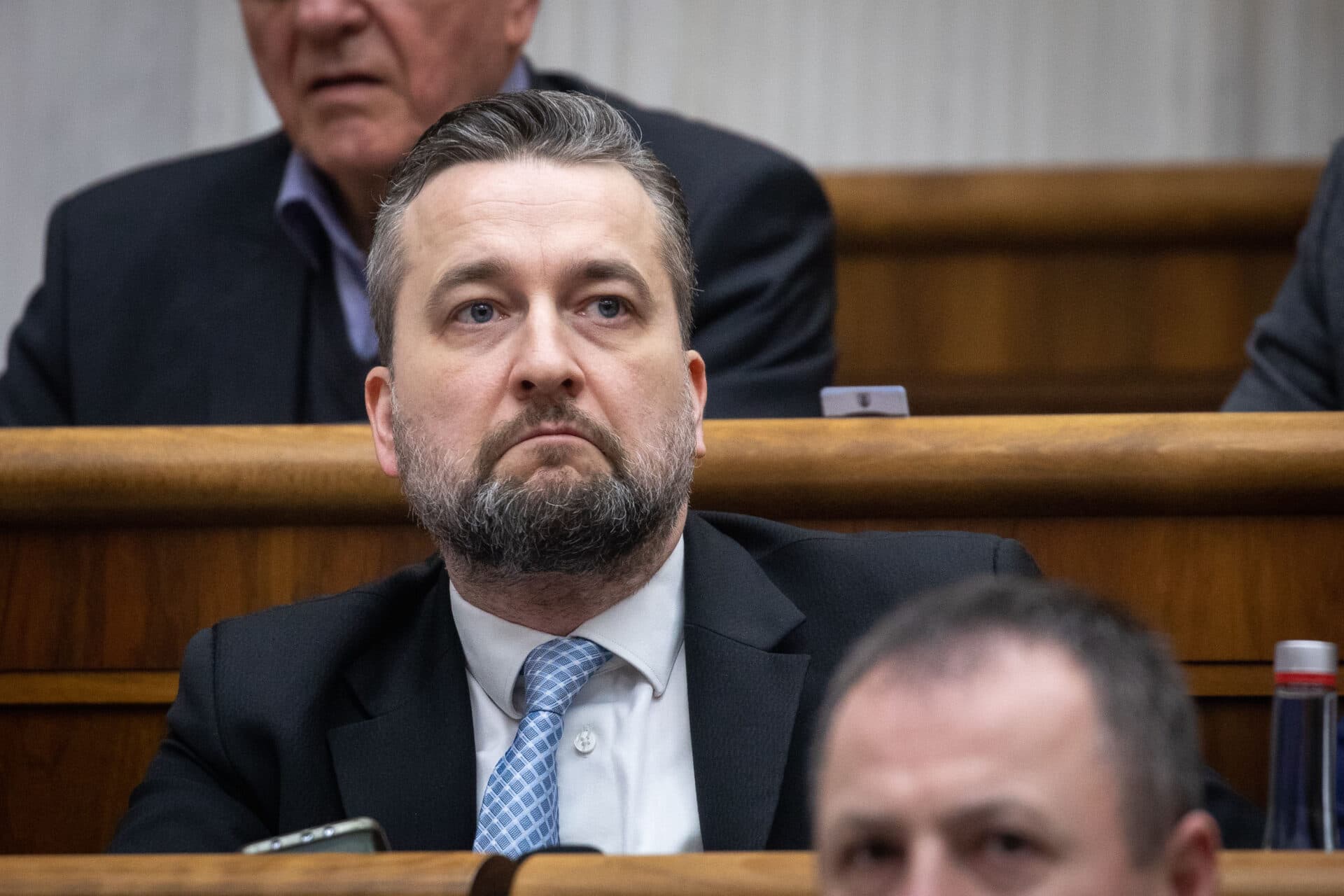 Ďalší rušný deň v parlamente, poslancov dnes čaká ĎALŠIE odvolávanie Blahu z postu podpredsedu NR SR