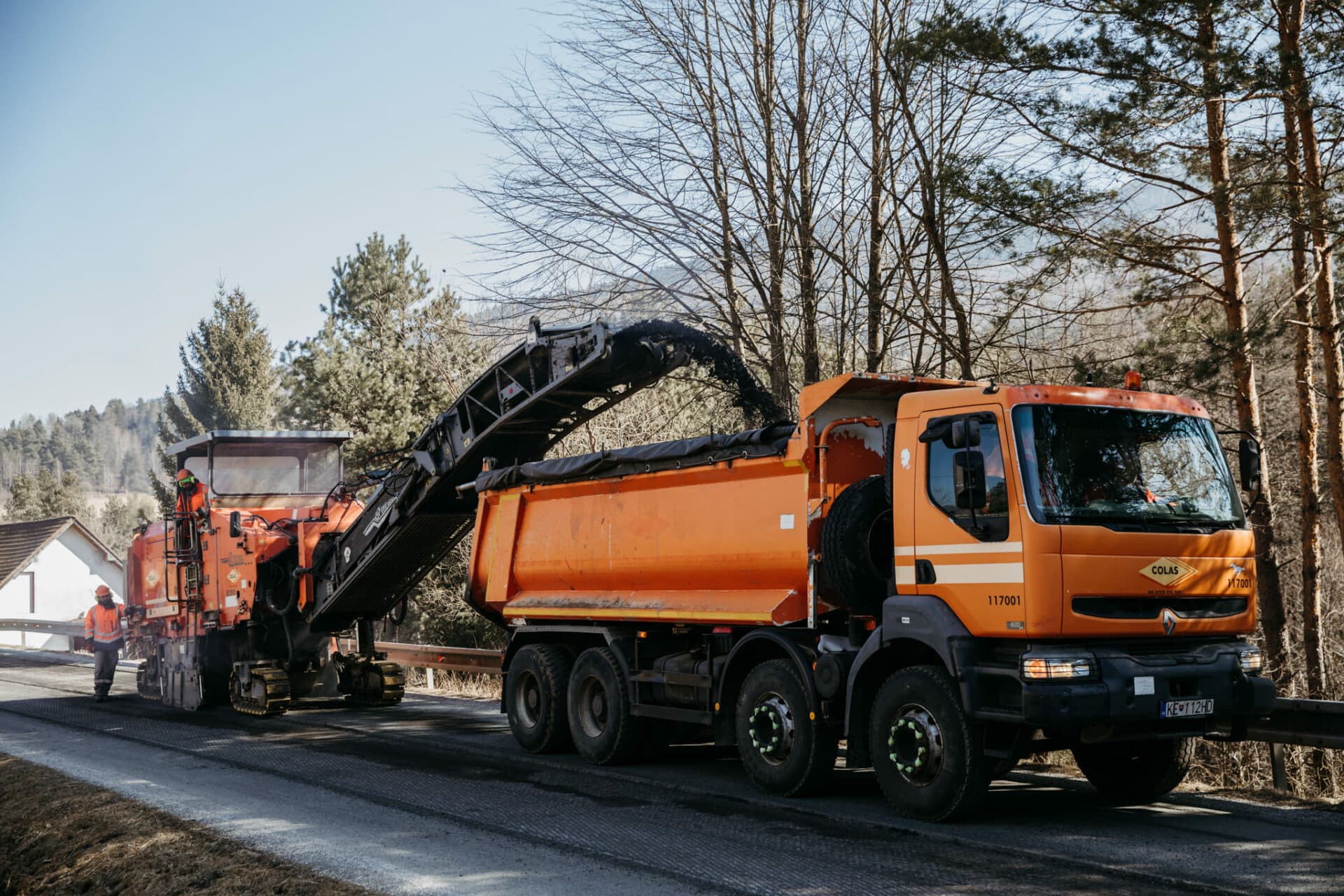 Správa ciest KSK prenajala techniku NEVÝHODNE, pochybnosti potvrdil aj krajský kontrolór!