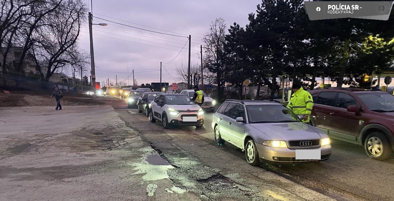 Košická polícia zablokovala mesto. Kontrolou prešli všetci vodiči, nafúkal aj autobusár