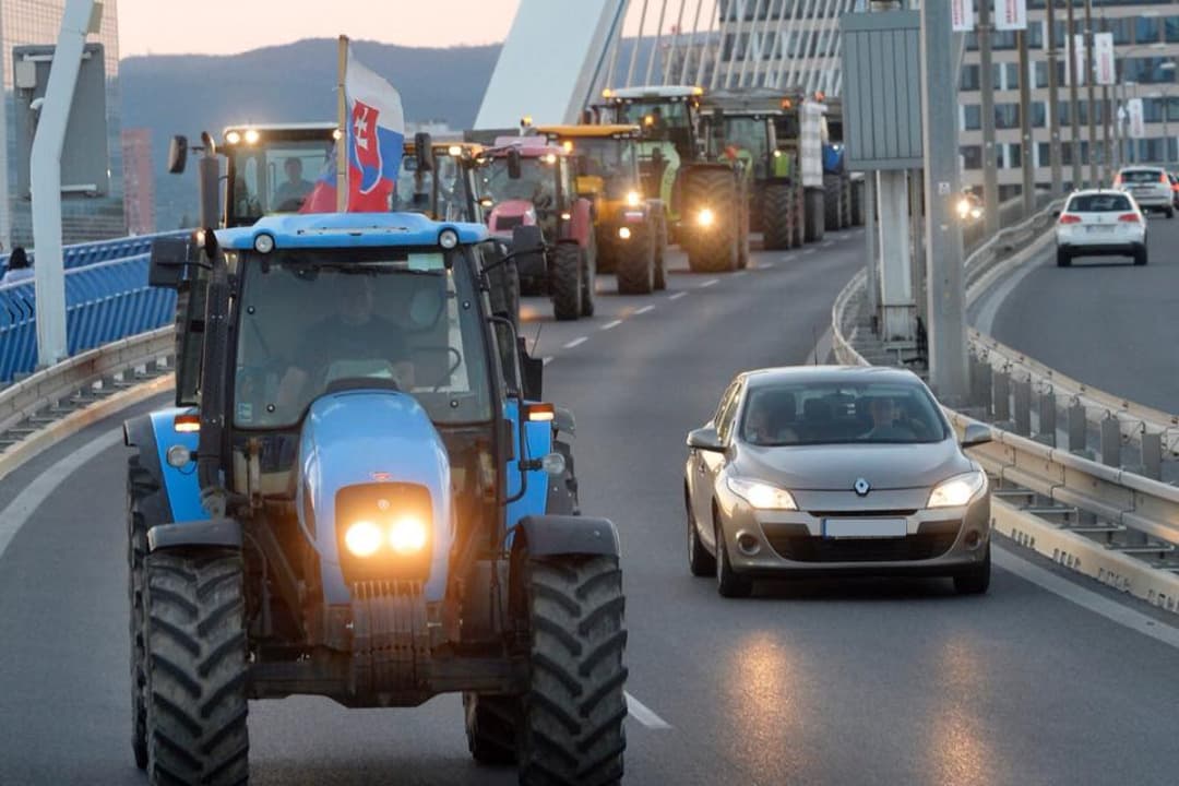 Protest gazdov a farmárov obmedzí dopravu. Týmto úsekom sa radšej vyhnite