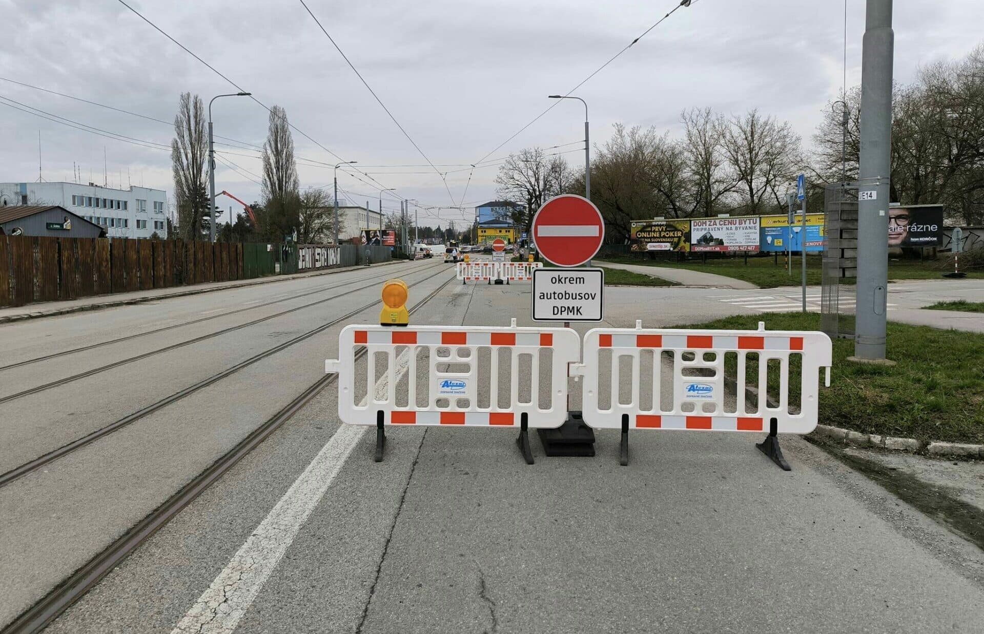 Práce na Bardejovskej ovplyvnia viaceré električkové spoje