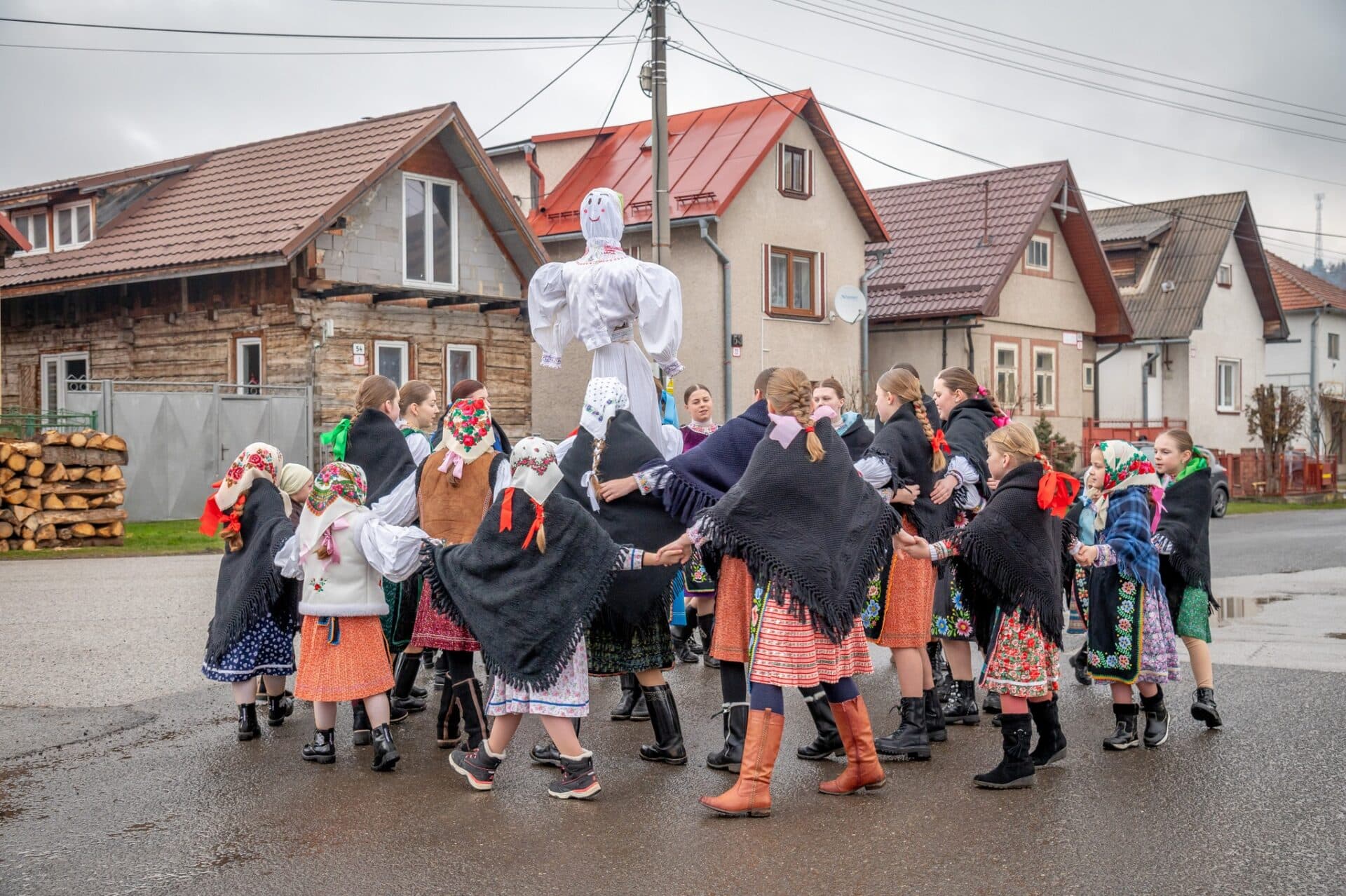 Zimu vyháňali podpálením Moreny. Na východe ožil slovanský zvyk (FOTO)