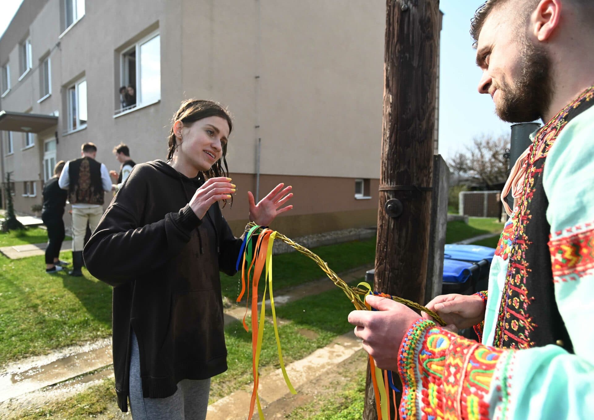 Šibači, vedeli ste, na akých miestach máte šibať dievčatá? Všetko dôležité o tejto veľkonočnej tradícií