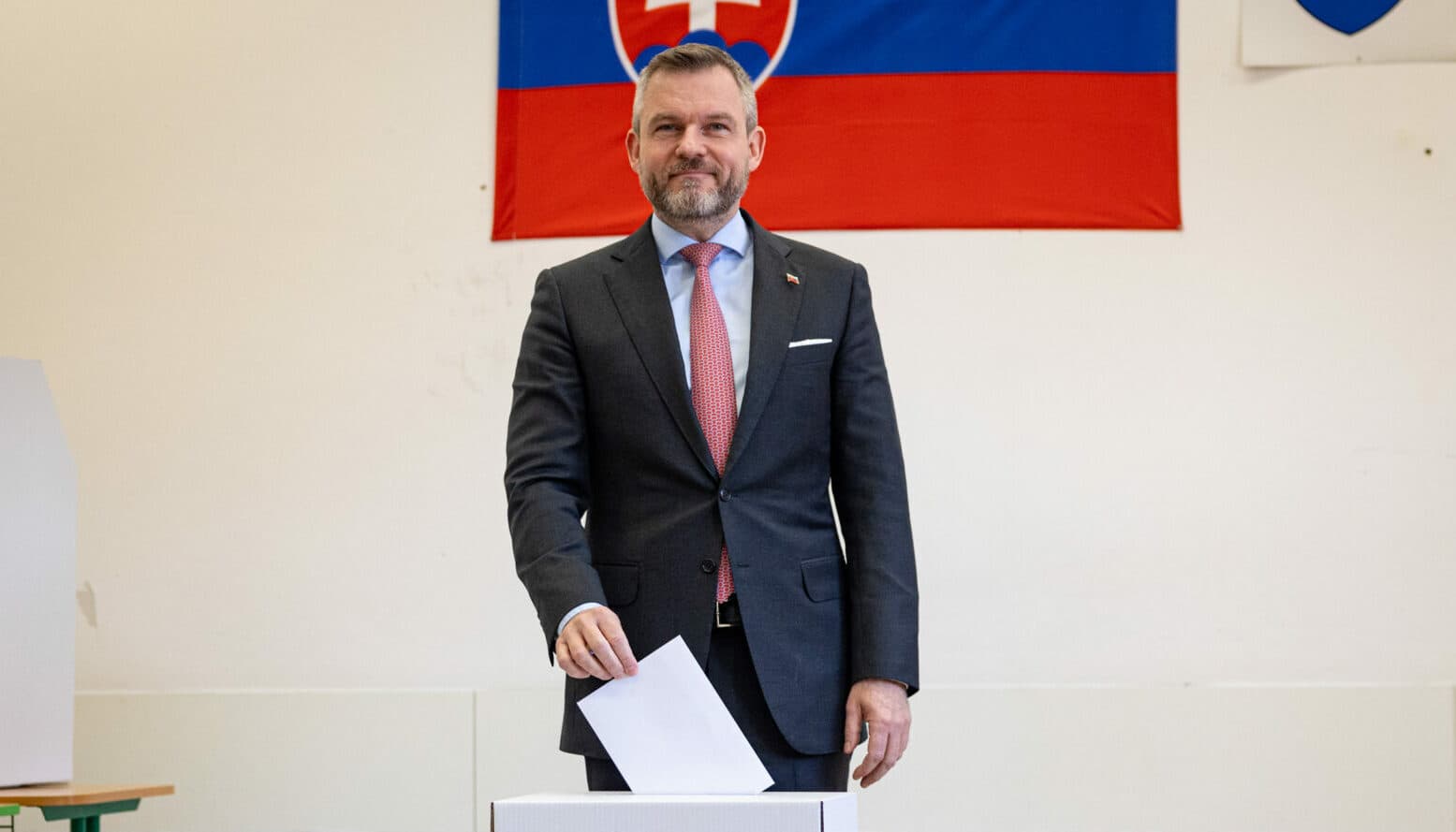 Pellegrini sa pred druhým kolom hlási za zástancu pokoja, mieru a stability