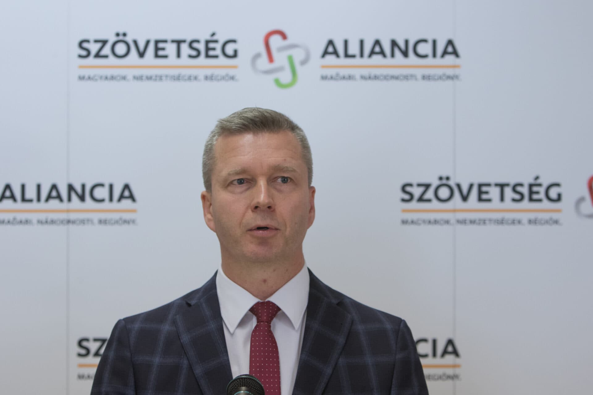 PROFILY prezidentských kandidátov: Krisztián Forró, hlas MAĎAROV vo voľbách