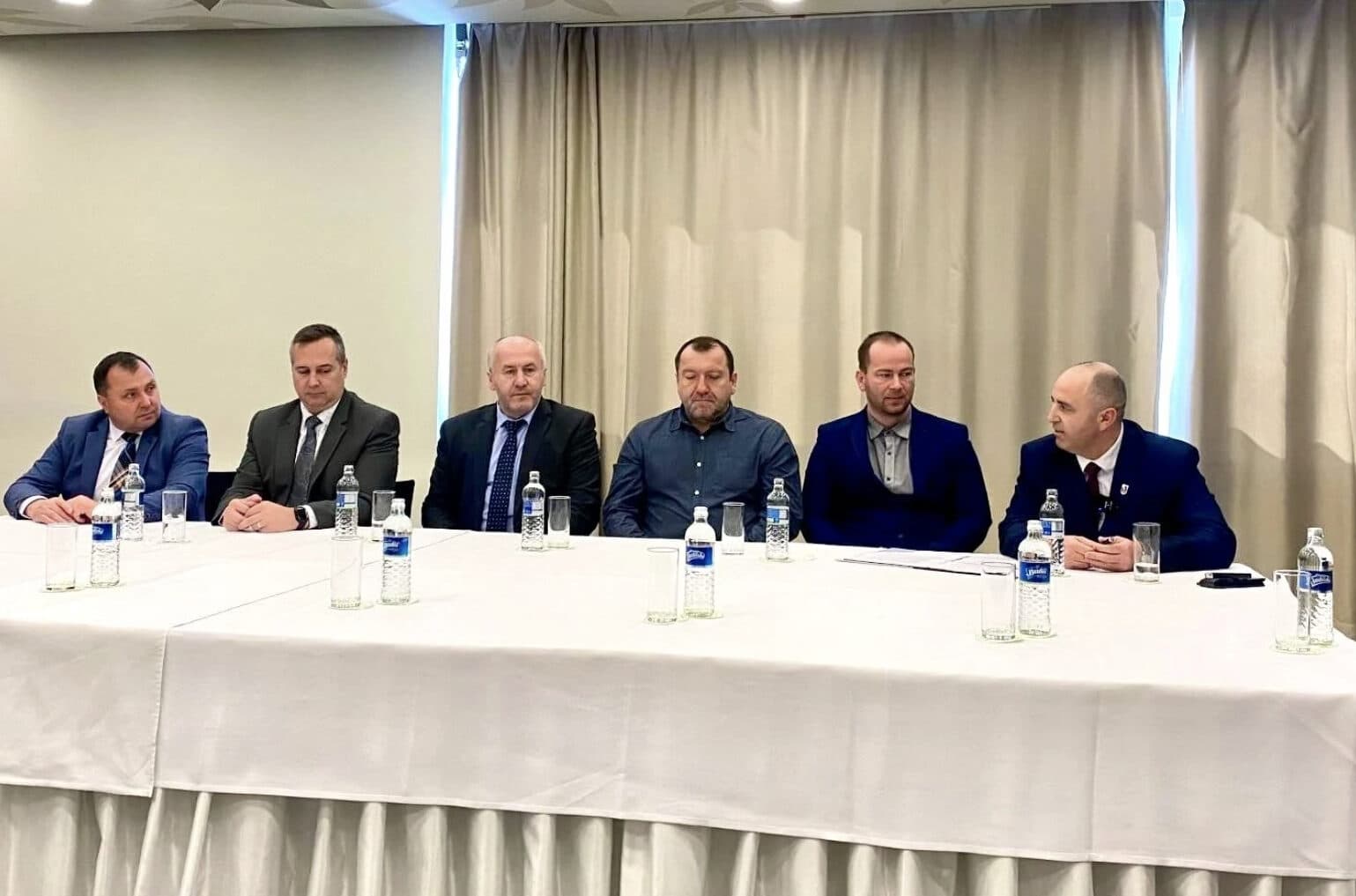 Primátori a starostovia podpísali Revúcku výzvu. Jej cieľom je garancia ochrany slovenskej vody