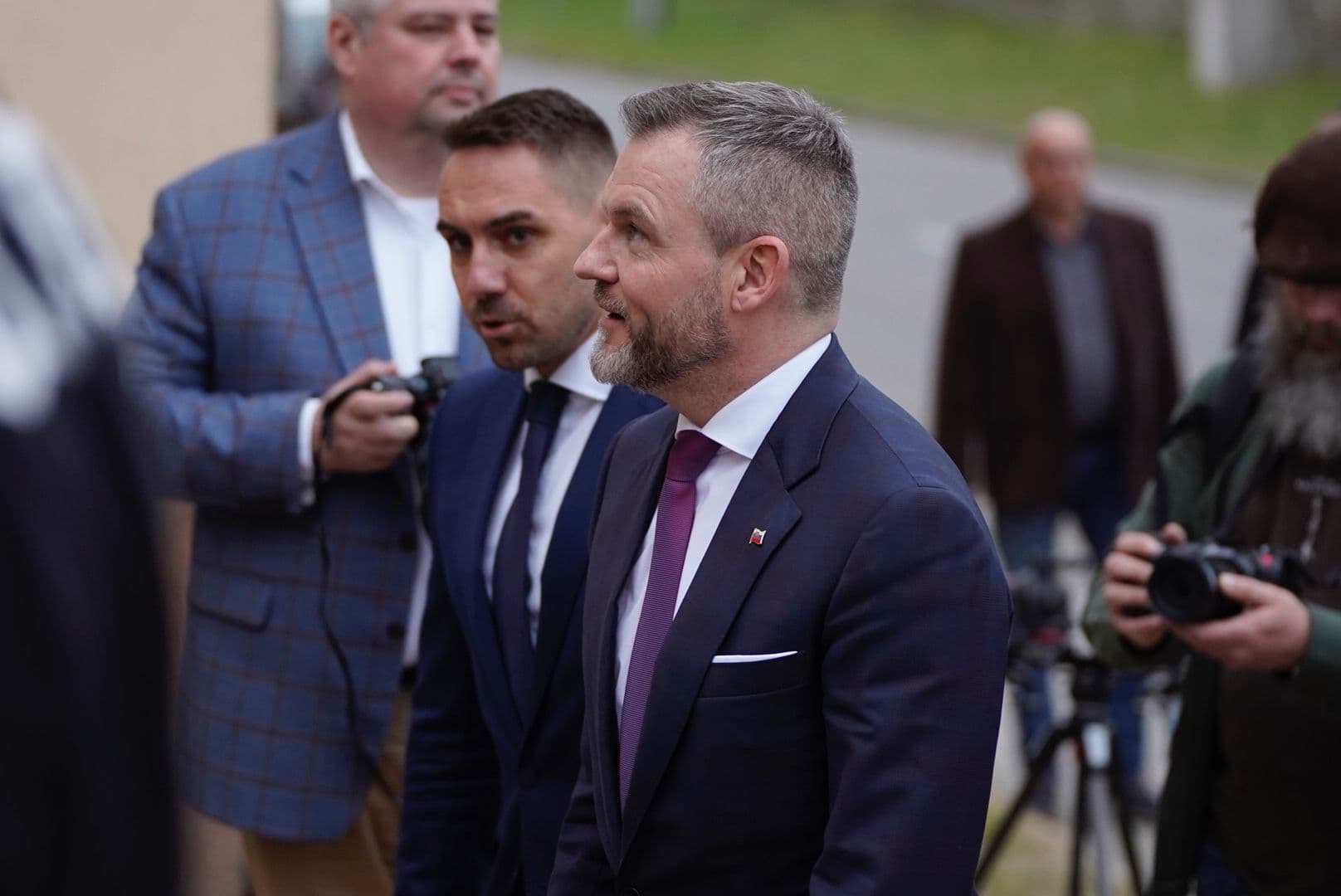 Peter Pellegrini prišiel opäť na východ. Maďarská komunita ho natešene vítala (FOTO)