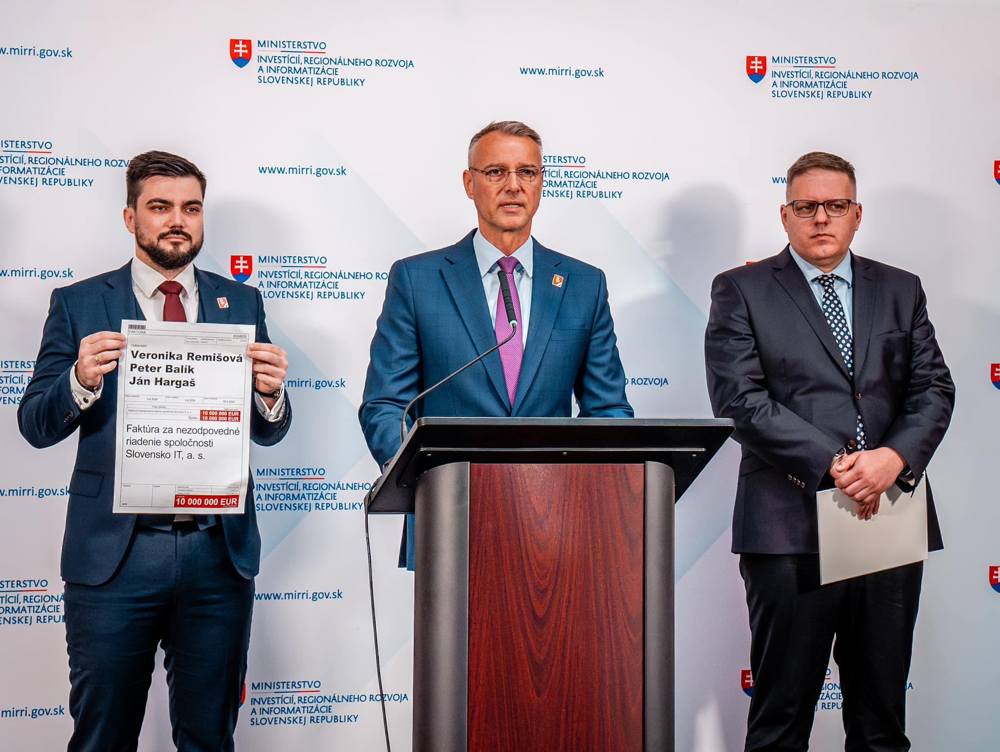 Založila ju Remišová s Matovičom. Spoločnosť IT končí, je v strate viac ako 7 miliónov eur