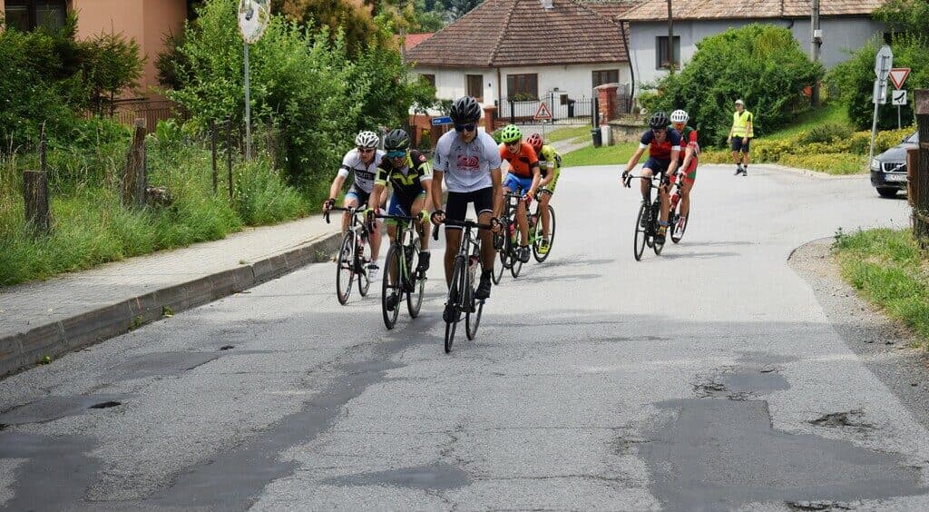 Pozor na cyklistov! V Prešovskom a Košickom kraji ich bude zajtra neúrekom