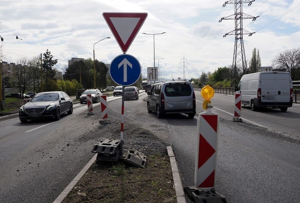 Vodiči, pripravte sa na OBMEDZENIA. Na Slaneckej ceste dôjde k presmerovaniu dopravy