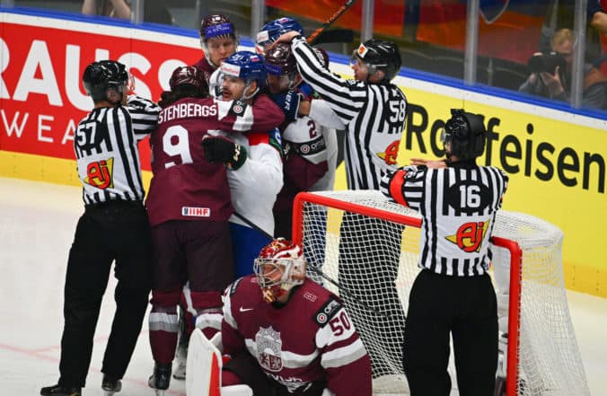 Slovensko po nájazdovej dráme podľahlo Lotyšsku a postup ešte nemá zaistený