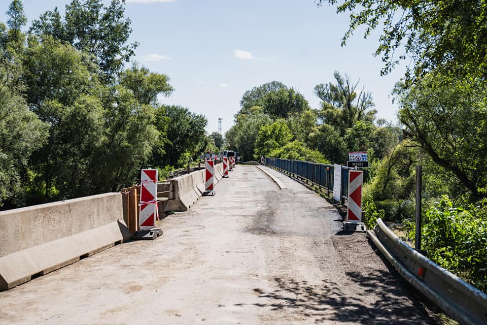 Vodiči, zabudnite na obchádzku. Cez most vo Vojanoch sa dá znova prechádzať