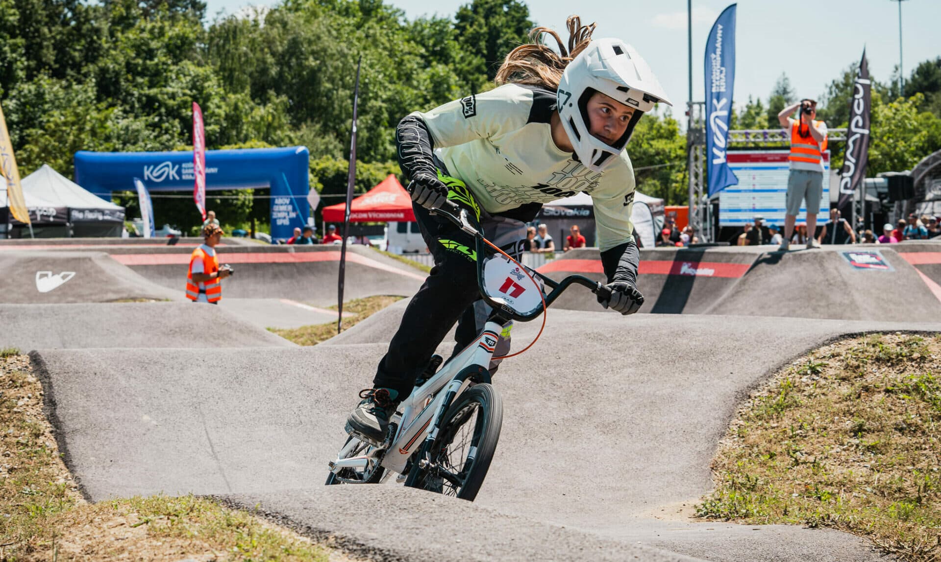 Prvý certifikovaný pumptrack pre svetové súťaže na Slovensku sa nachádza v Košiciach (FOTO)