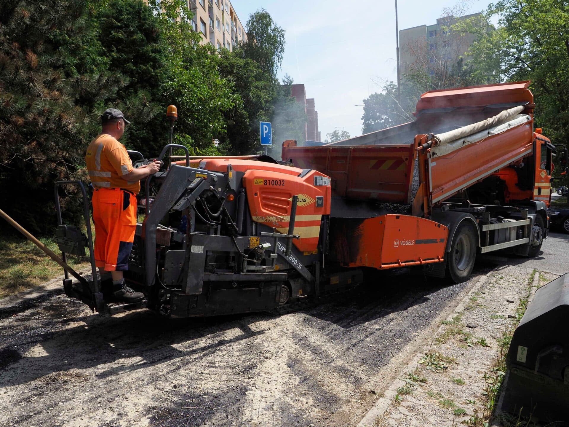 Chodníky v Košiciach dostávajú nový asfalt (Foto)