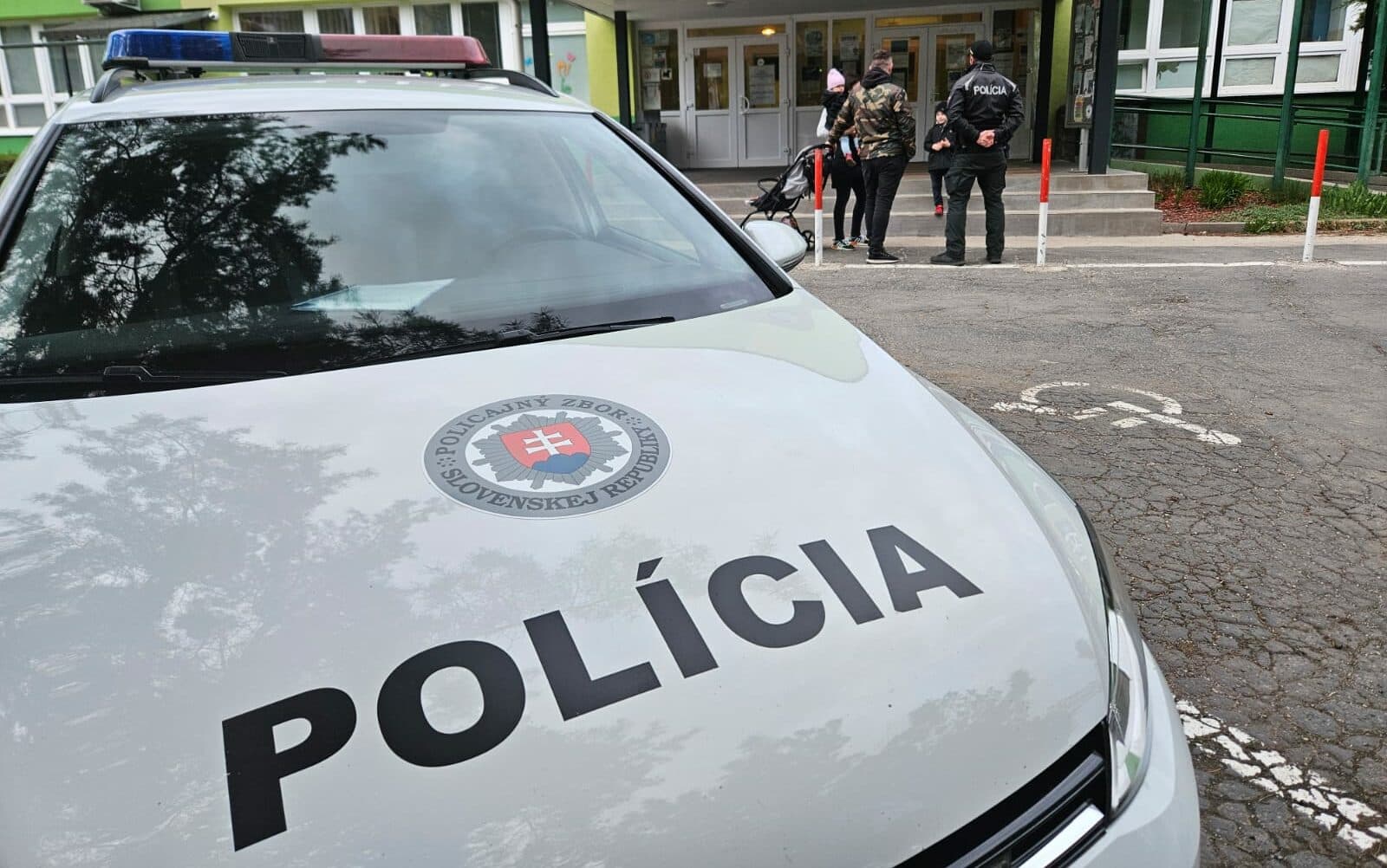 Policajti z Čane objasnili vlámanie do škôlky už za pár hodín