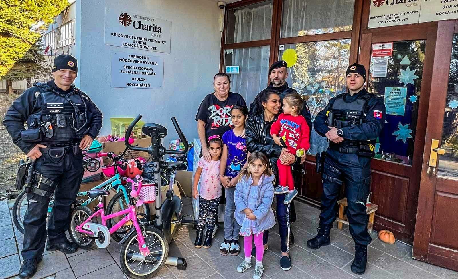 Košickí policajti pomohli krízovému centru už šiesty rok (FOTO)