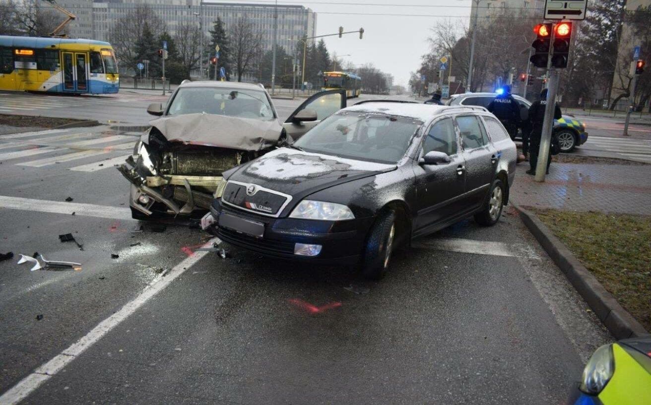 Opitý vodič v Košiciach spôsobil nehodu a napadol policajtov