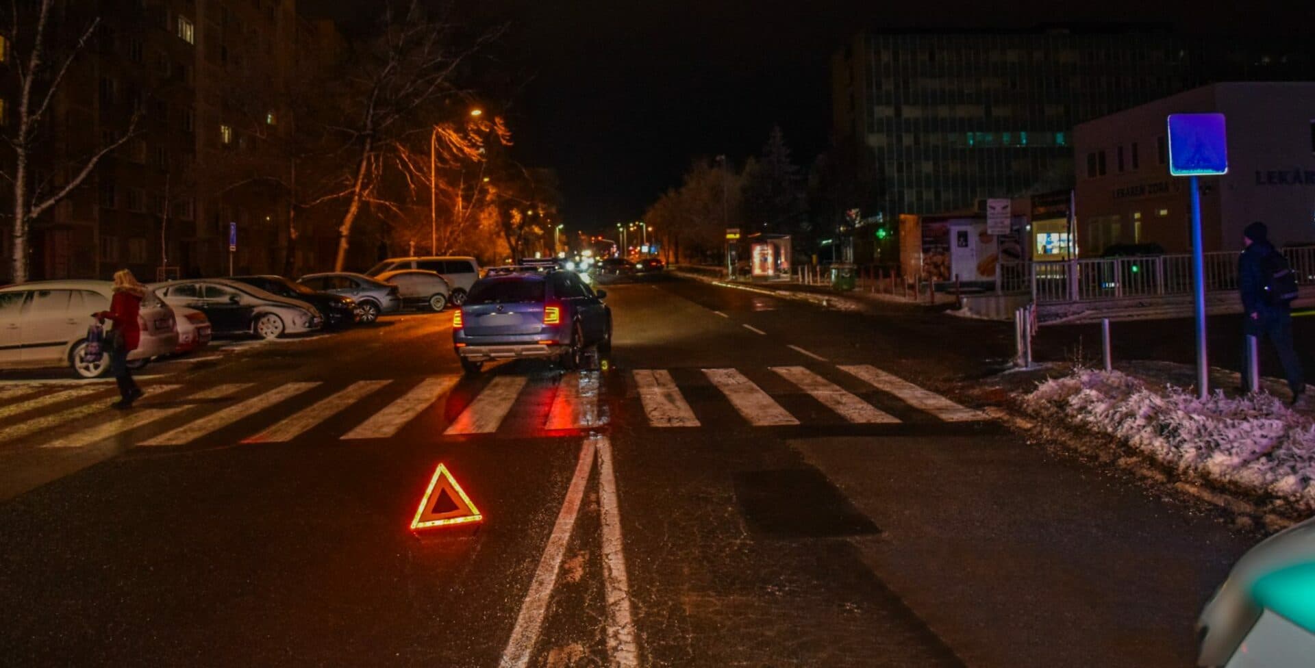 Po zrážke na priechode chodkyňa utrpela ťažké zranenia