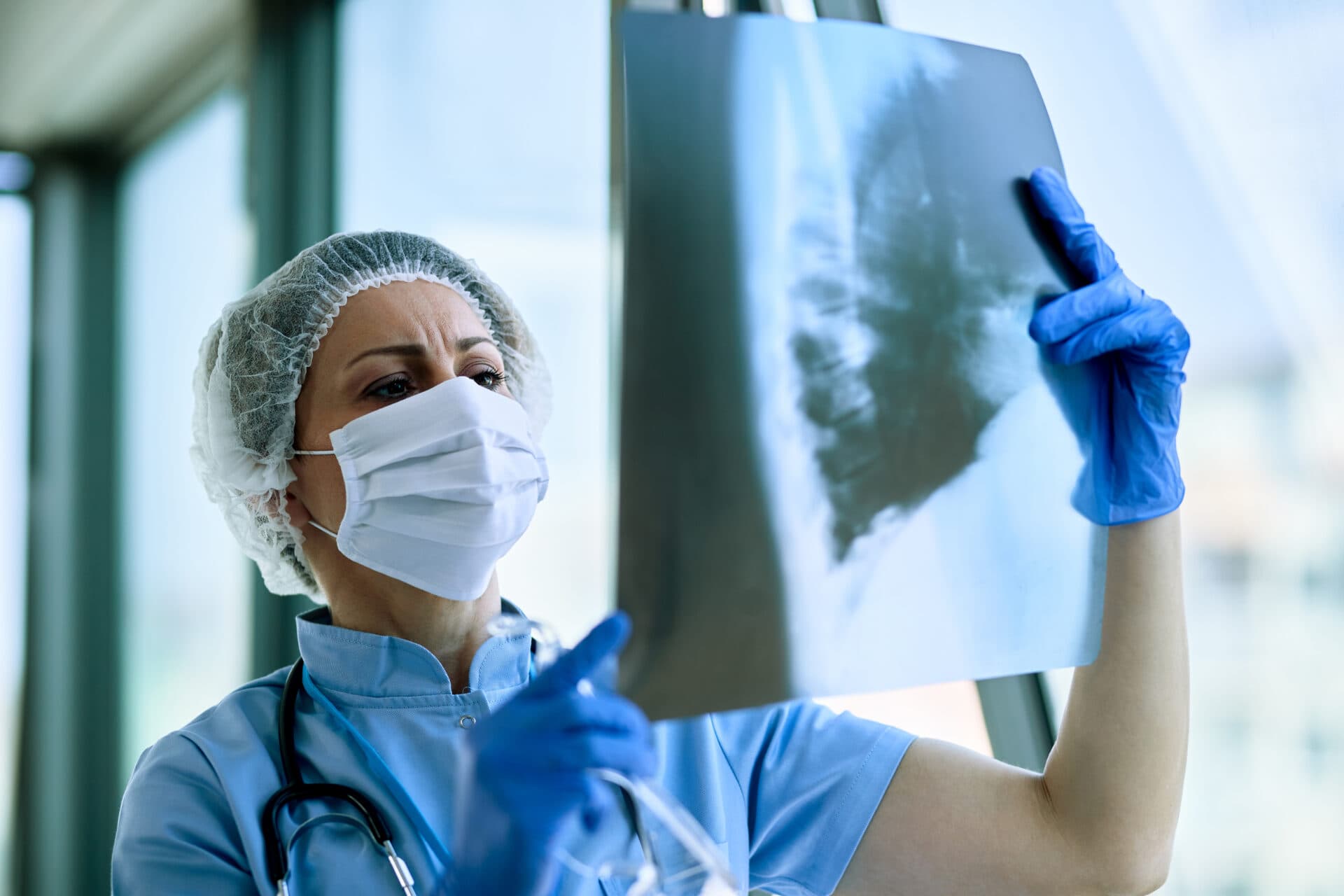 Muža s tuberkulózou obvinili zo šírenia nebezpečnej nákazlivej choroby