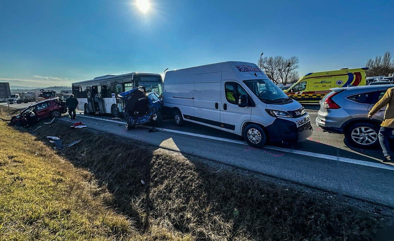 Pri vážnej dopravnej nehode pri Košiciach sa zrazilo 6 áut! (FOTO)