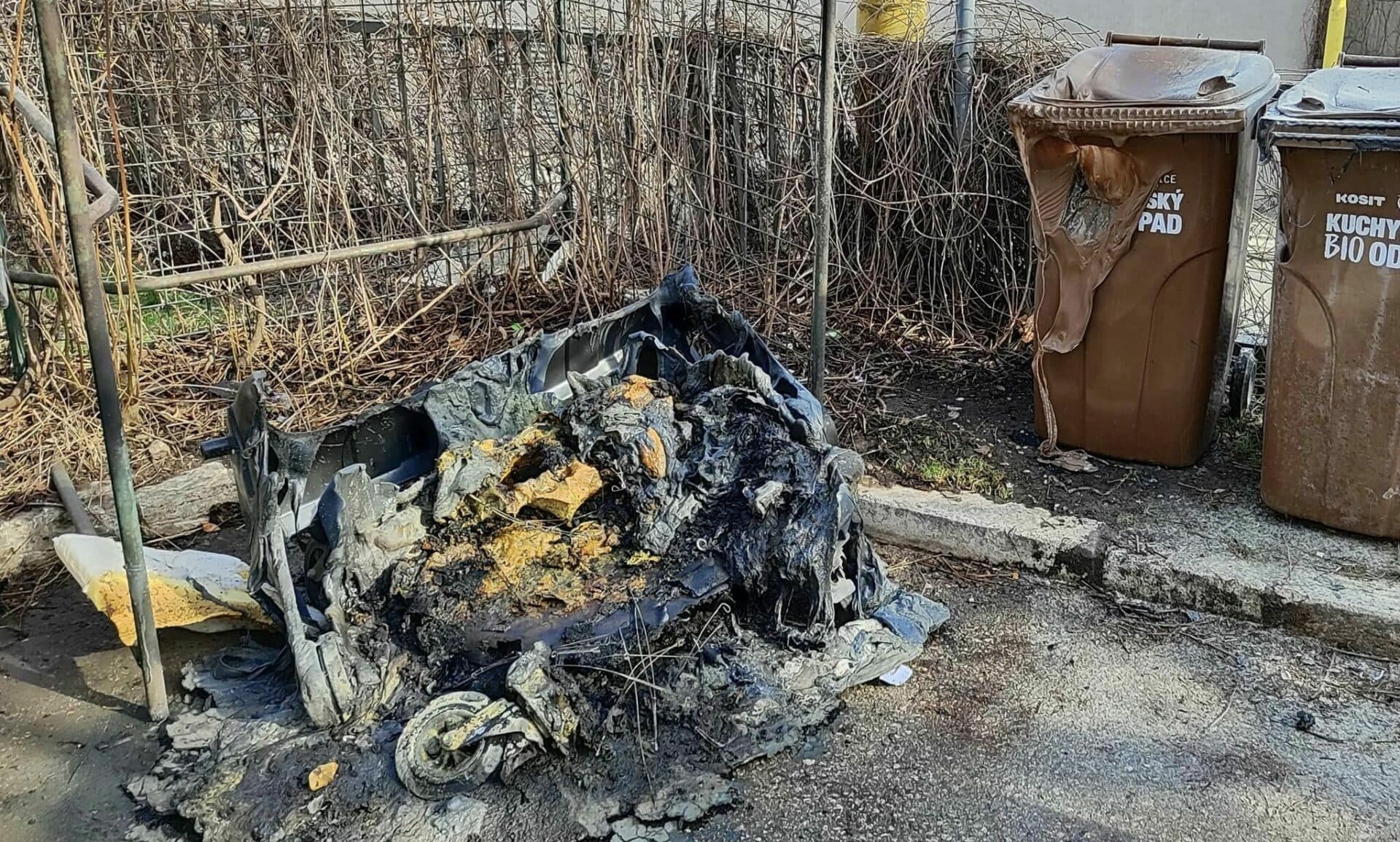 Polícia zadržala muža, ktorý podpálil sedem kontajnerov v Košiciach