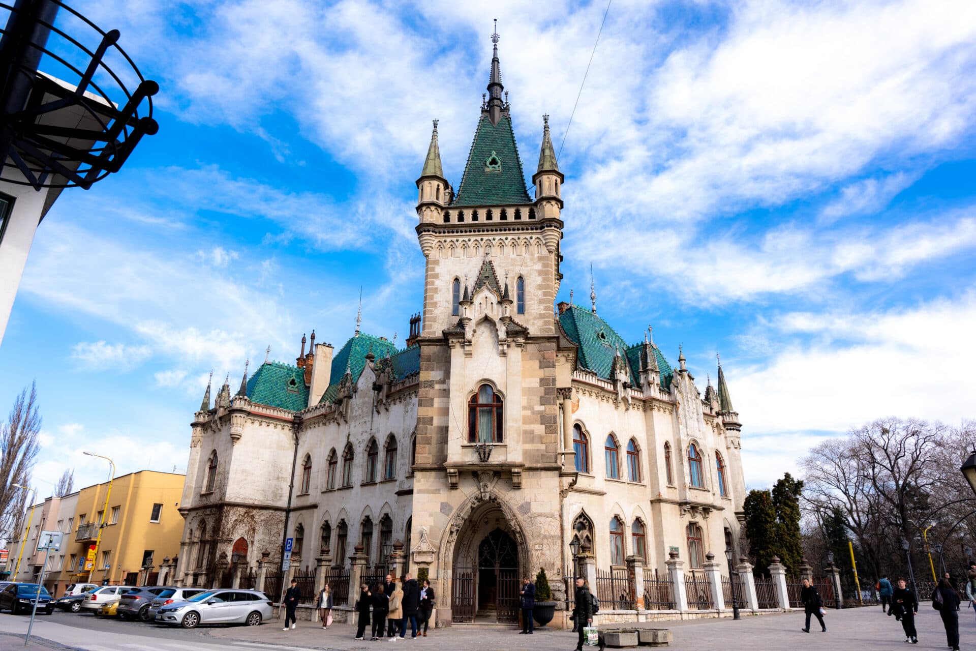 Najvyšší súd priblížil situáciu okolo Jakabovho paláca, rozhodne krajský súd