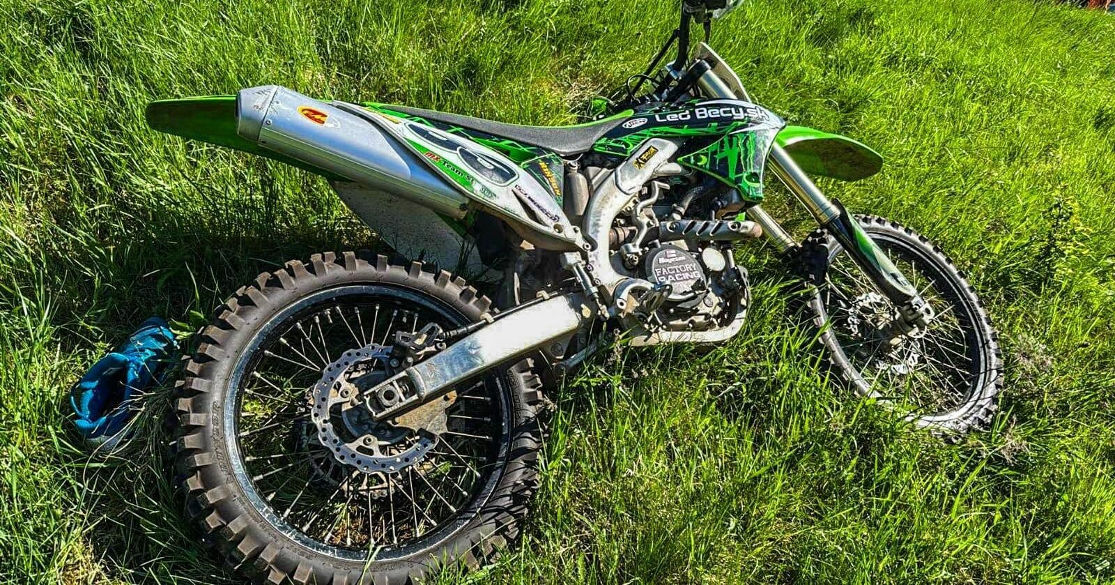 Pri nehode motocyklistu pri Kečove zasahoval záchranársky vrtuľník